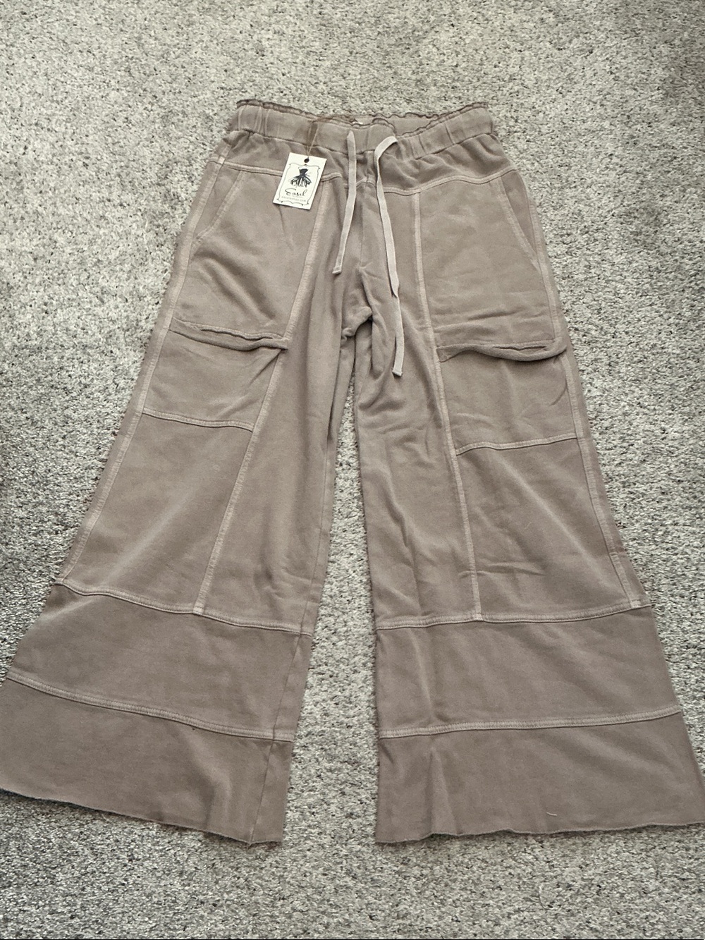 NWT Easel Wide-Leg Cargo Sweatpants ~ Mocha - Picture 4 of 9